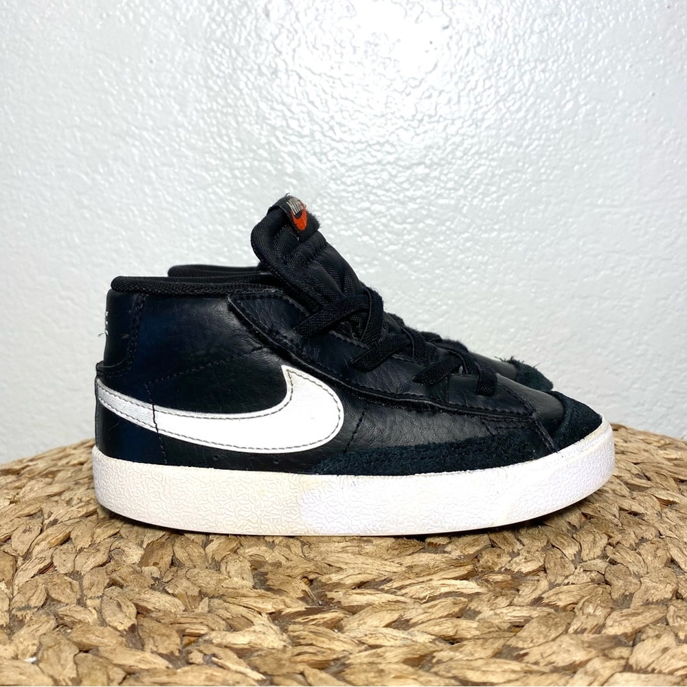 Nike blazer black white leather Velcro